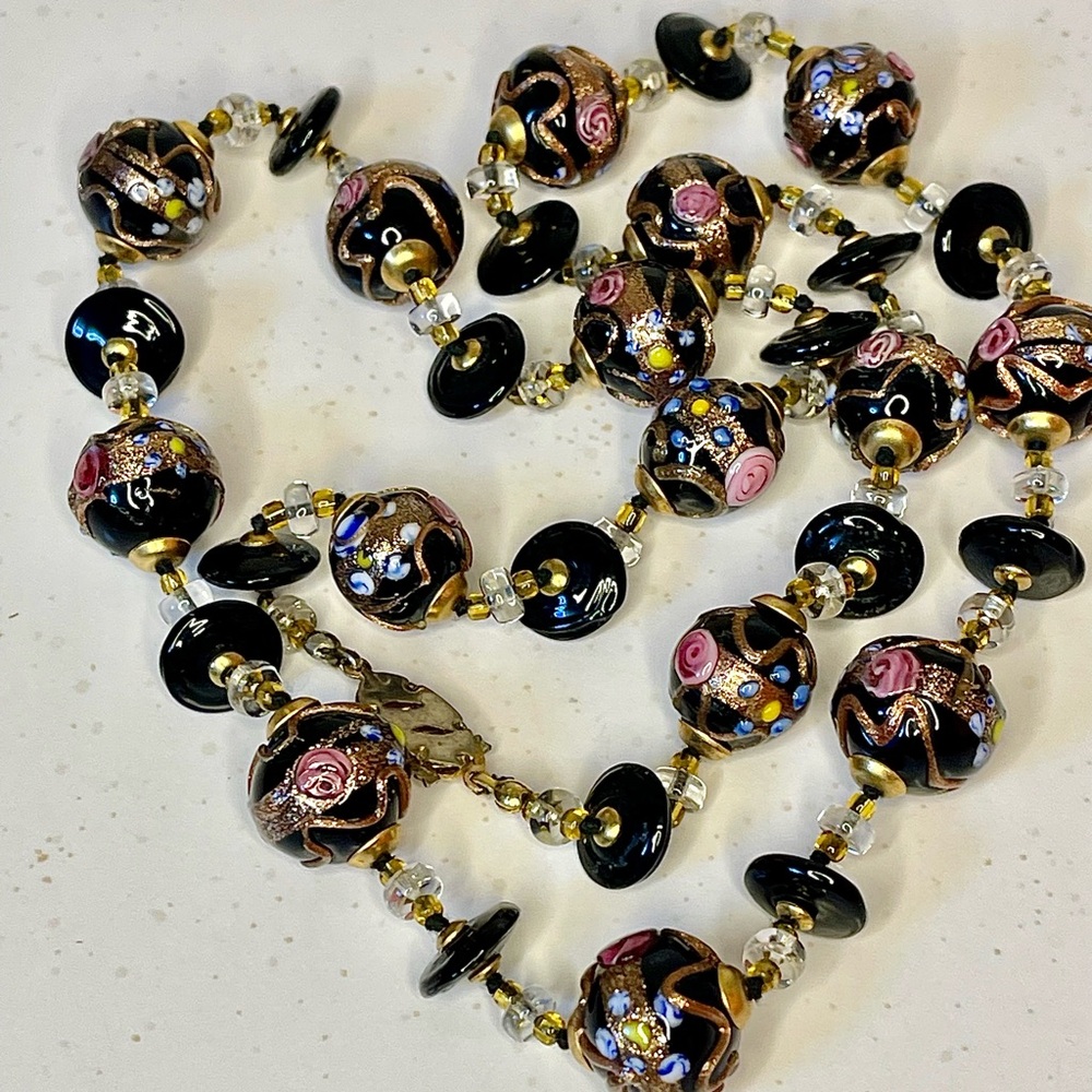Vintage Venetian Morano Wedding Cake glass beads necklace 29” long